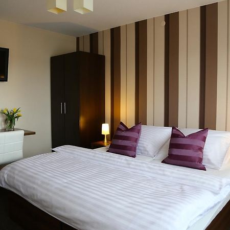 10 Bed And Breakfast Poznań Exteriör bild