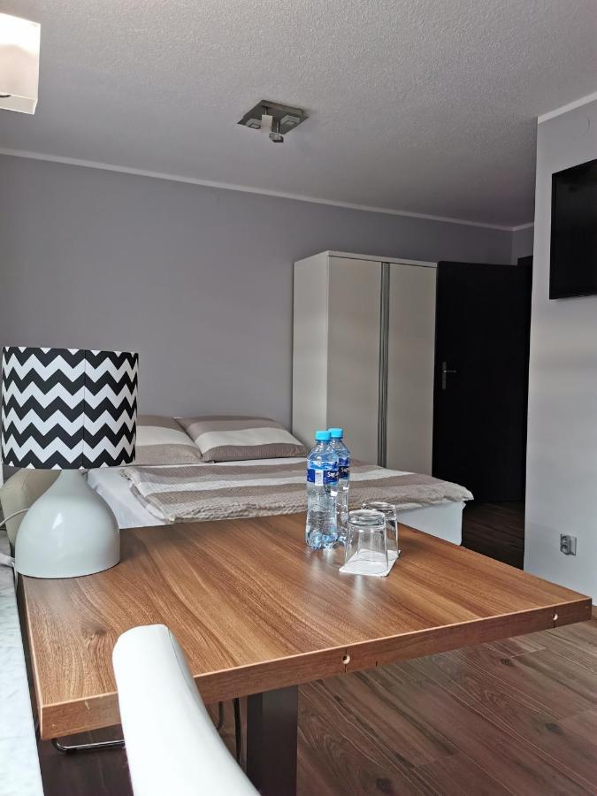 10 Bed And Breakfast Poznań Exteriör bild